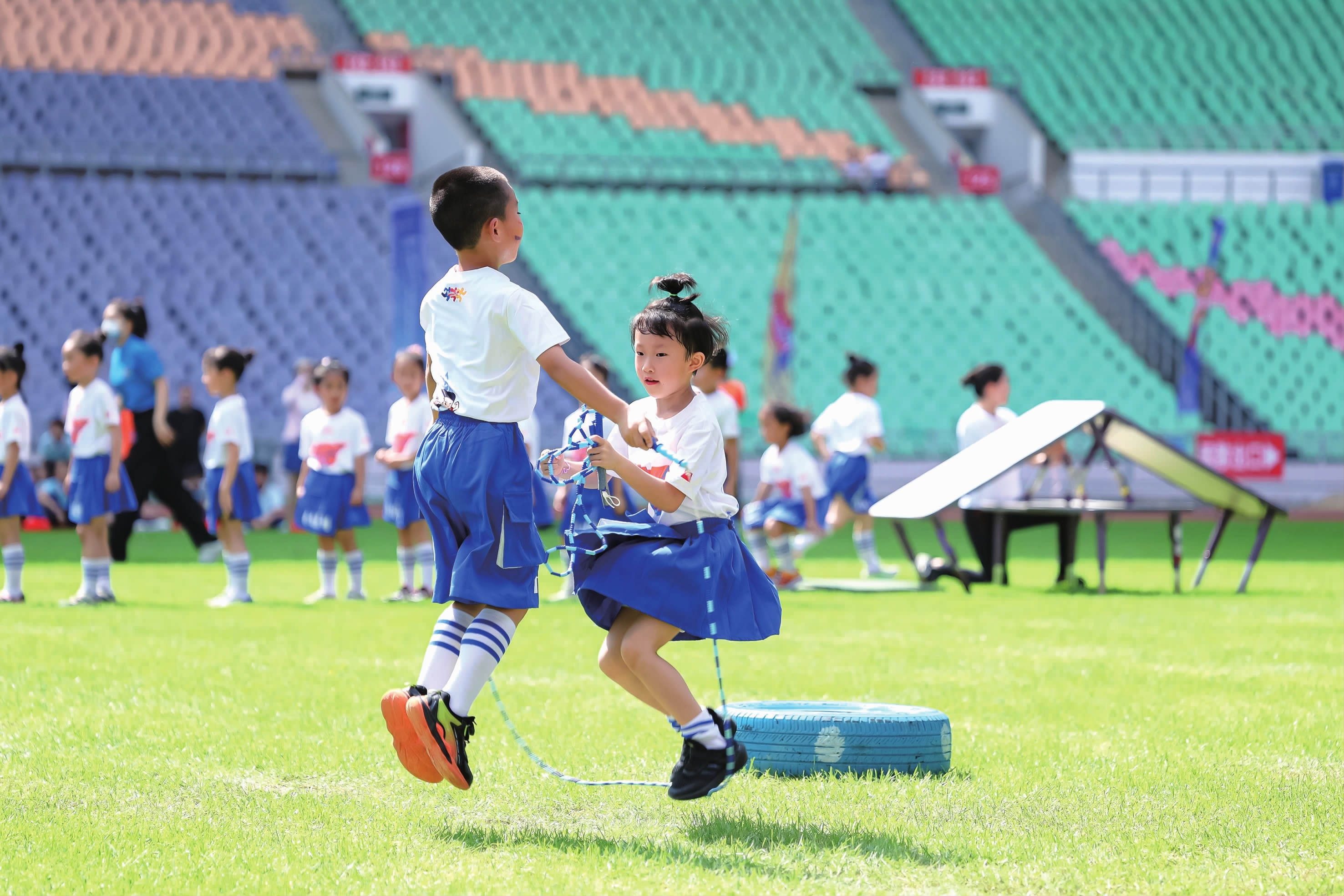 单届世欧预／欧预赛进球榜：哈兰德、莱万16球并列第一