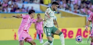 林泓育继续扮演捕手核心角色